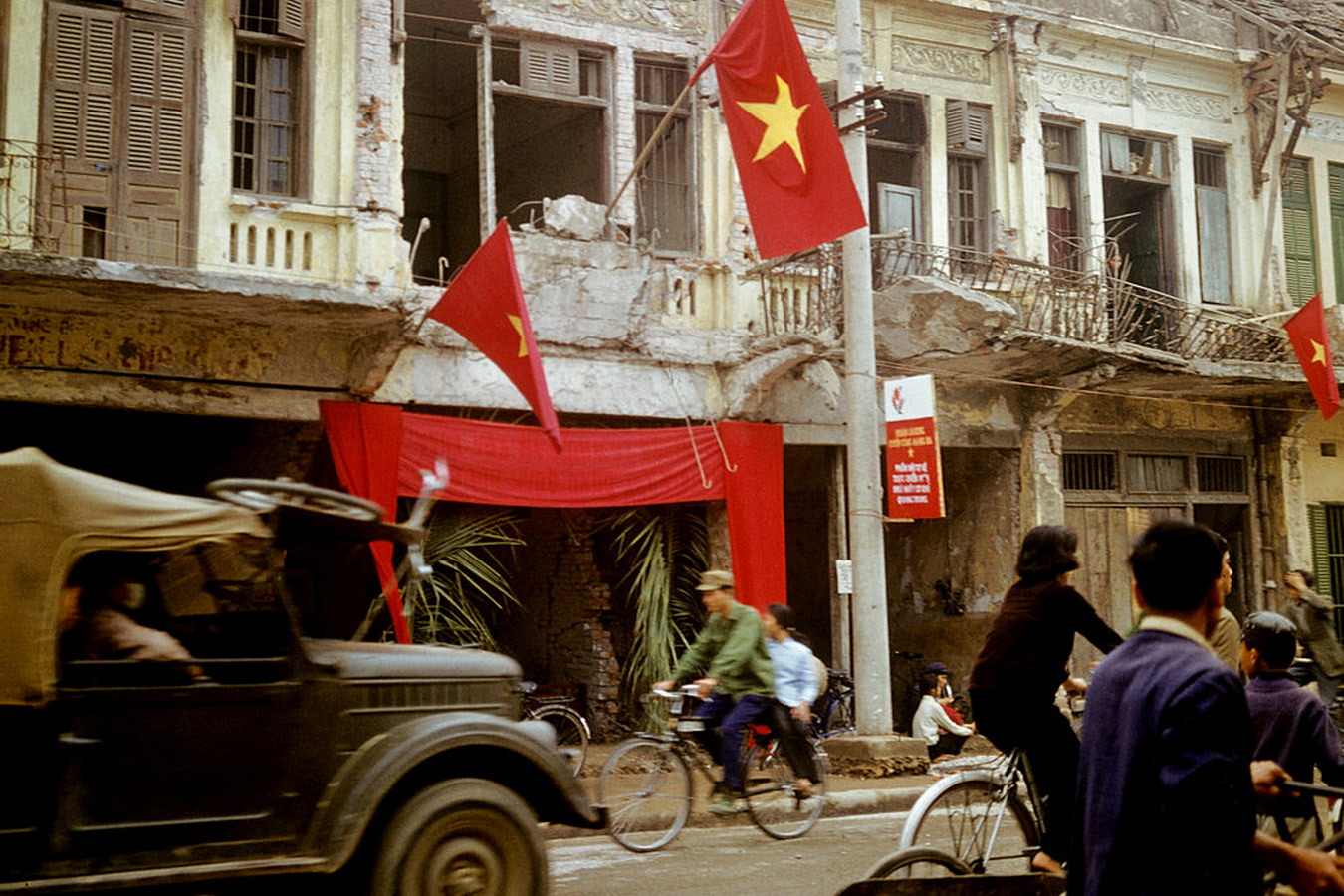 Chùm ảnh: Những nụ cười ở miền Bắc Việt Nam năm 1973