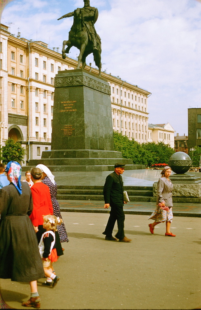 Советская площадь. Памятник Юрию Долгорукому.