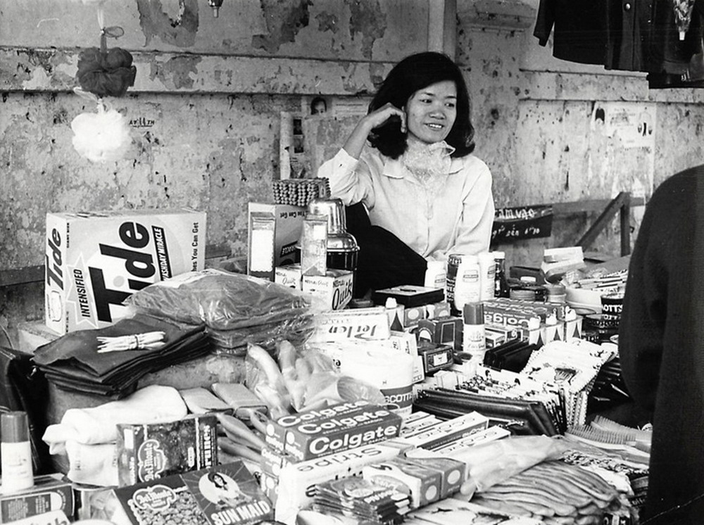 Ảnh độc về chợ đen Sài Gòn trước 1975