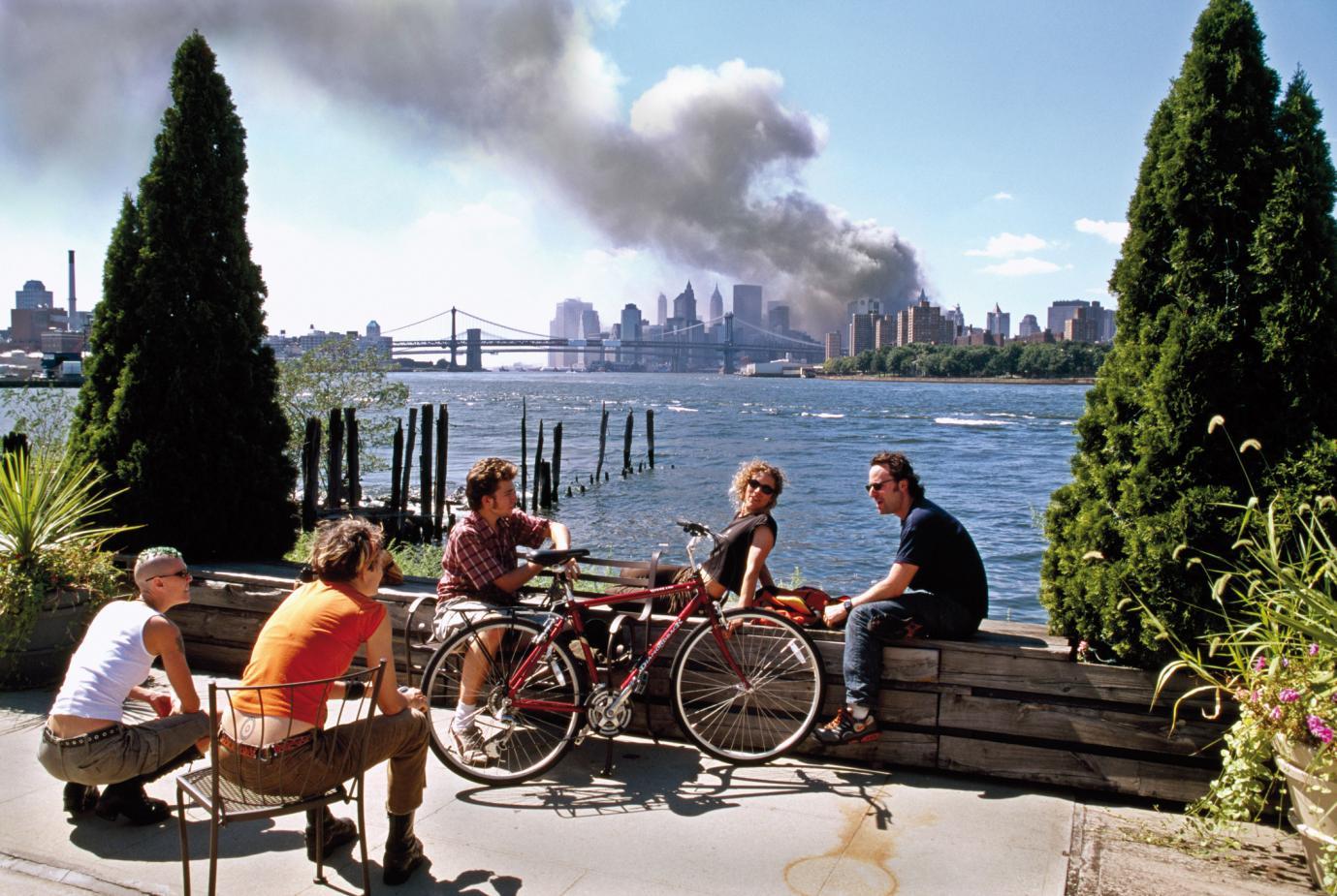 Ẩn số quanh bức ảnh gây tranh cãi nhất về vụ khủng bố 11/9