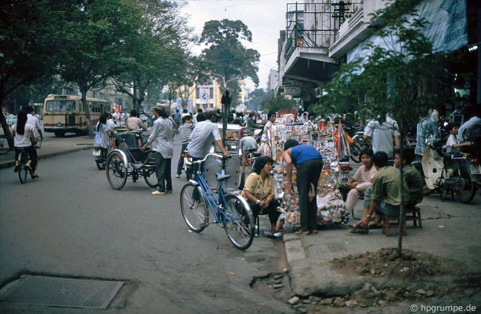 Sài Gòn: Thương nhân về bột công dân