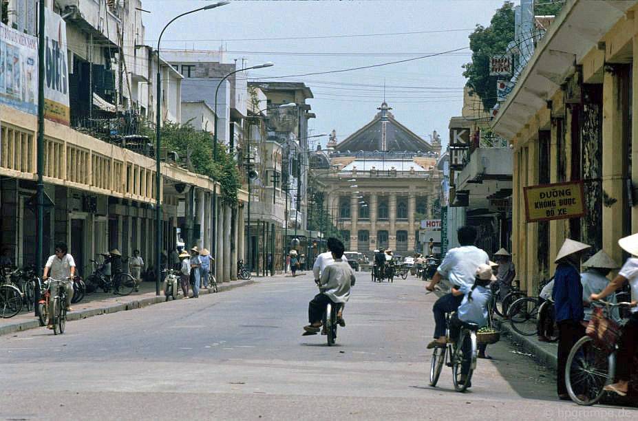 Hà Nội: Cùng nhìn 1992