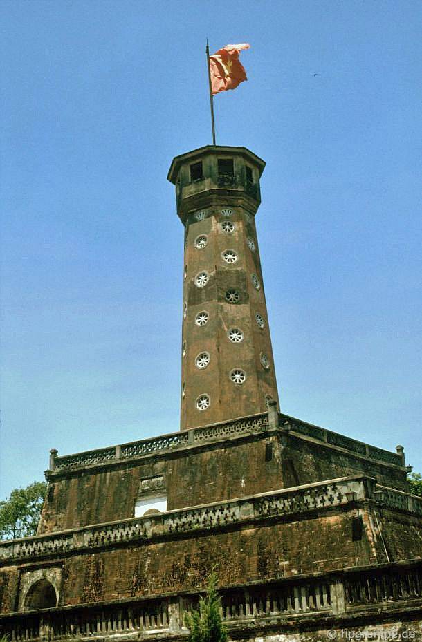 Hà Nội: Cột Cờ - Cờ tháp của thành cổ