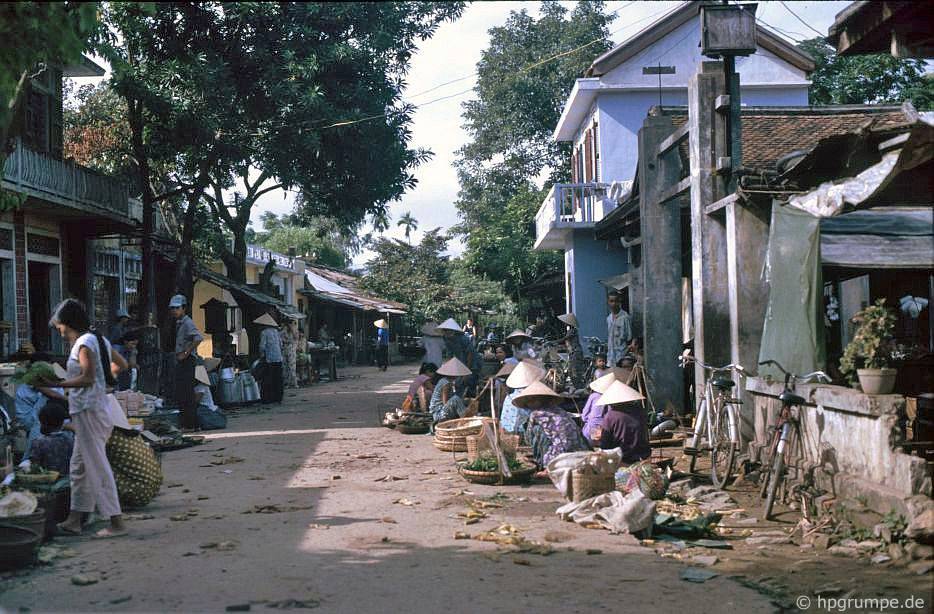 Đường làng Bản Việt
