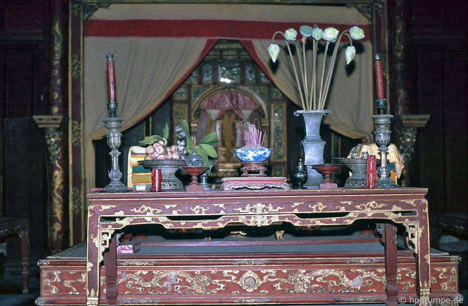 Huế: Lăng mộ Minh Mạng bên trong