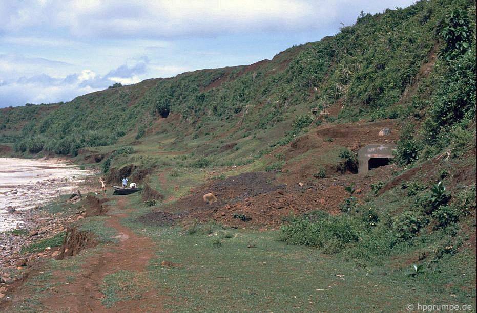 Lối vào hệ thống đường hầm Vĩnh Mộc