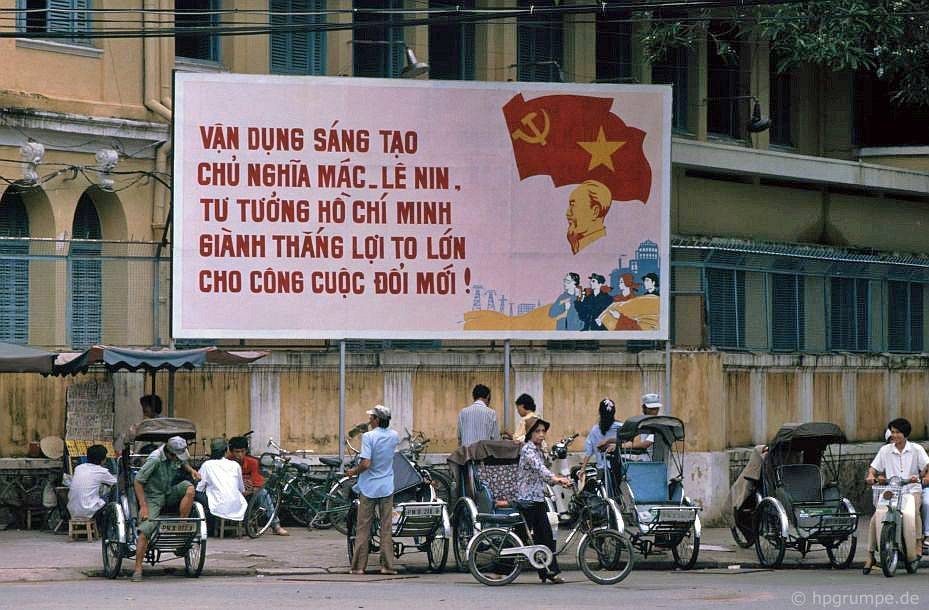 Saigon: Poster Đổi Mới
