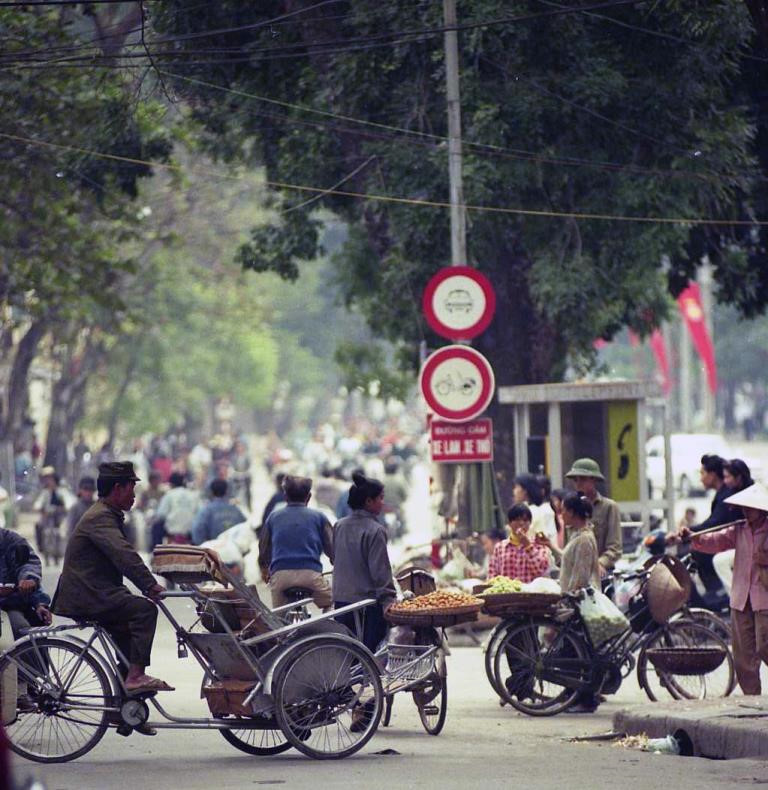 Ha Noi cuoi the ky 20 duoi ong kinh nhiep anh gia Nhat Ban hinh anh 8