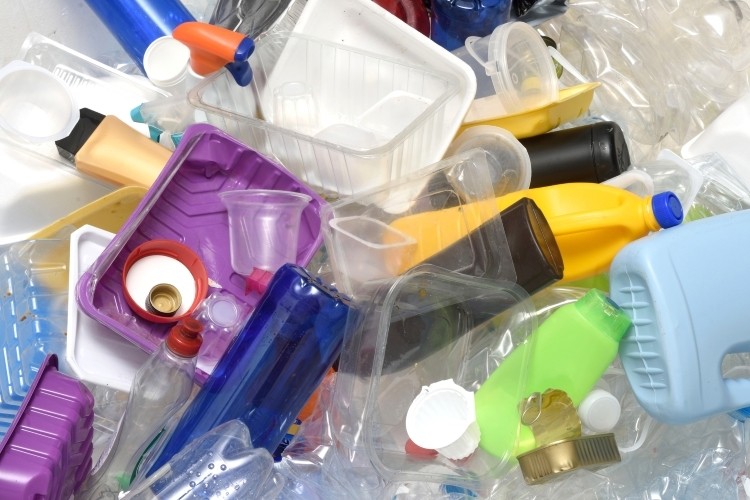 10 cách đơn giản để giảm thiểu rác thải nhựa trong nhà bạn