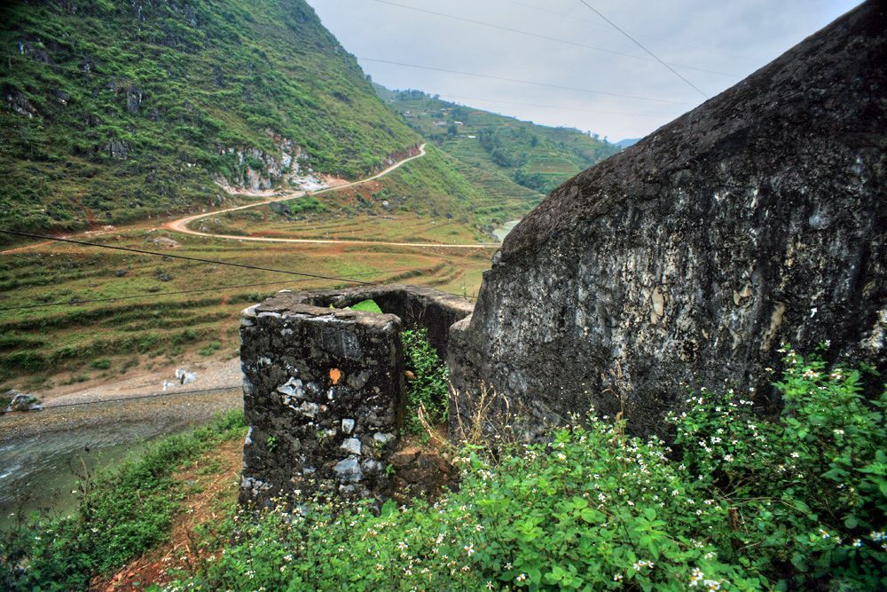 Chùm ảnh: Thành Cán Tỷ – tòa thành cổ có vị trí cực hiểm yếu ở Hà Giang