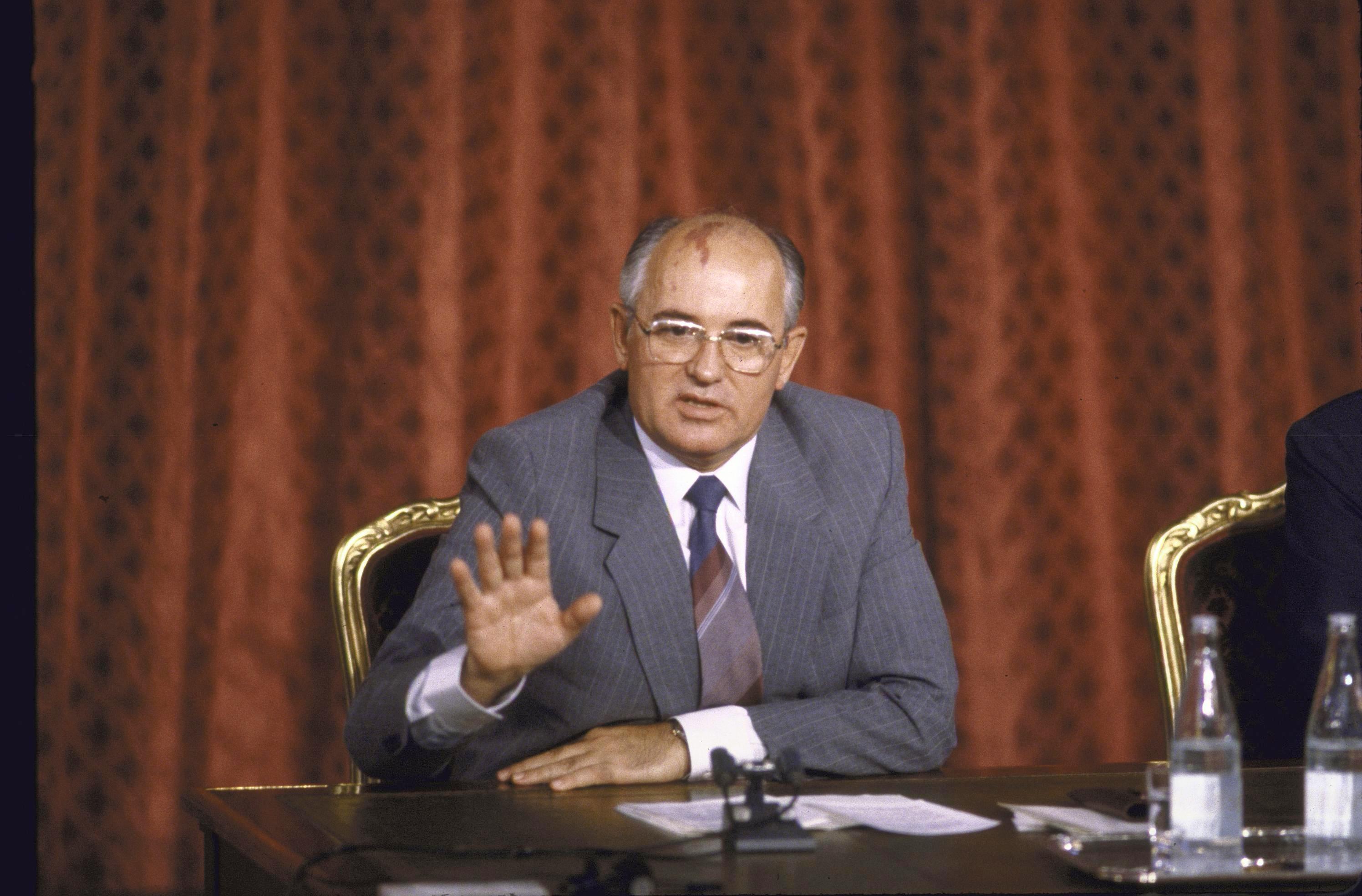 Mikhail Gorbachev: Chân dung một kẻ phản bội