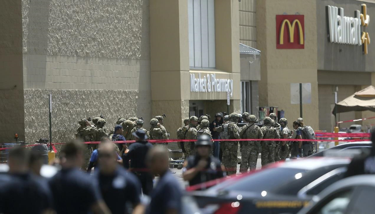 Chùm ảnh: Nước Mỹ bàng hoàng vị vụ xả súng khiến 20 người chết ở Texas