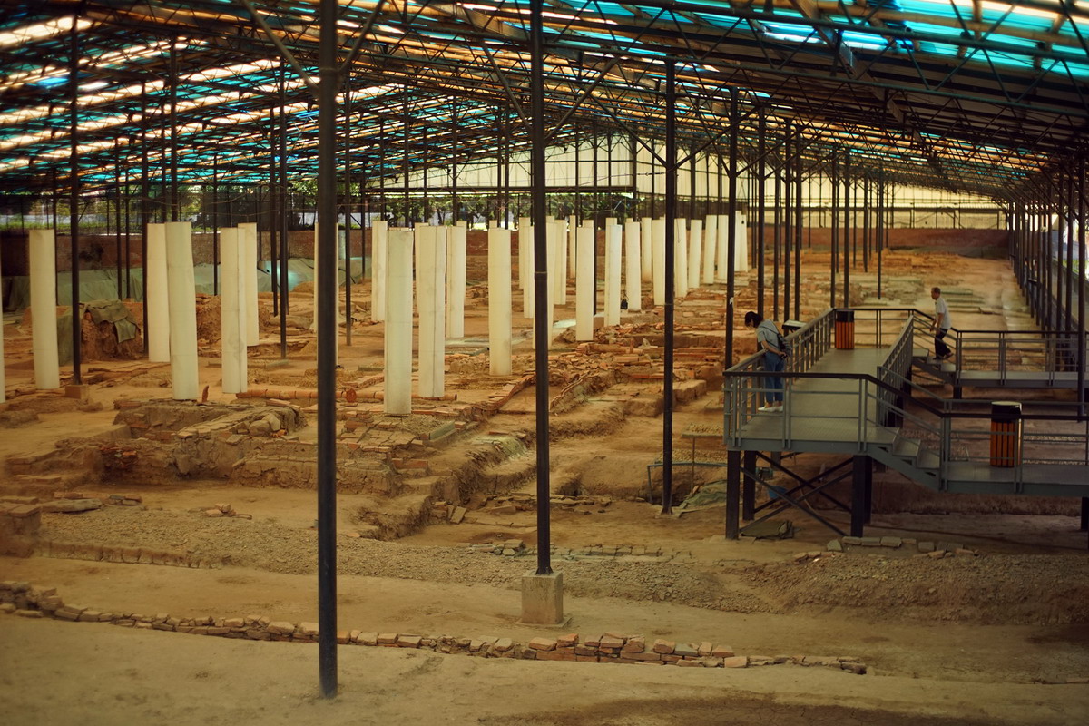 Chùm ảnh: Bên trong khu khảo cổ khổng lồ giữa trung tâm Hà Nội