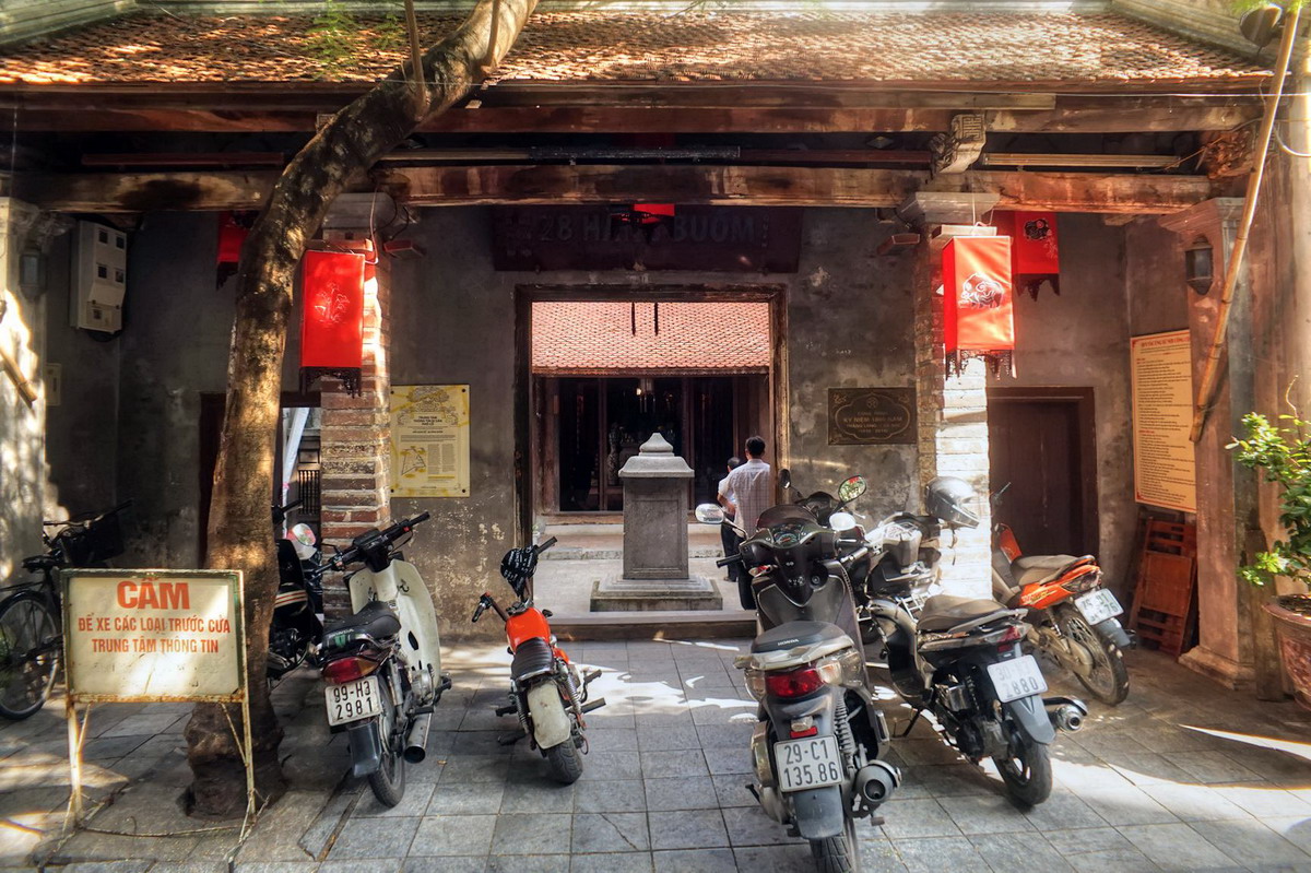 Chùm ảnh: Phố Hàng Buồm - khu phố người Hoa nổi tiếng ở Hà Nội xưa