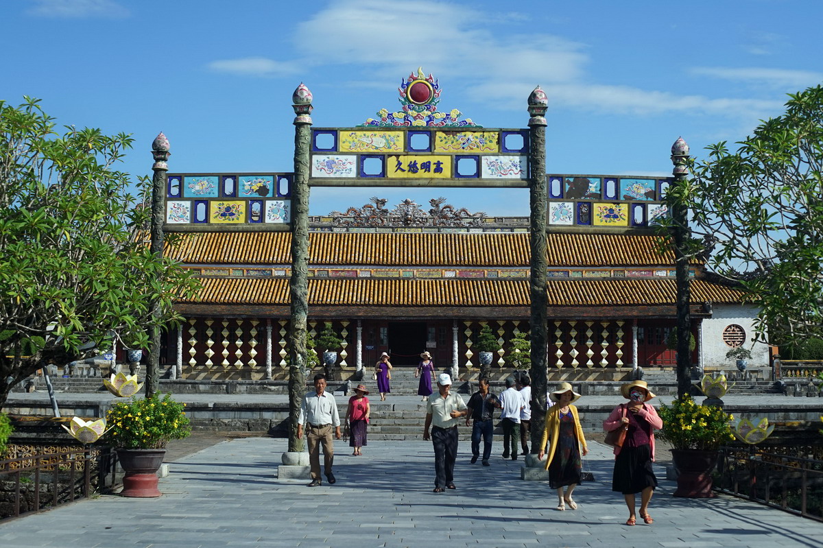 Chùm ảnh: Cặp cổng đồng nguyên khối tuyệt mỹ của Hoàng thành Huế
