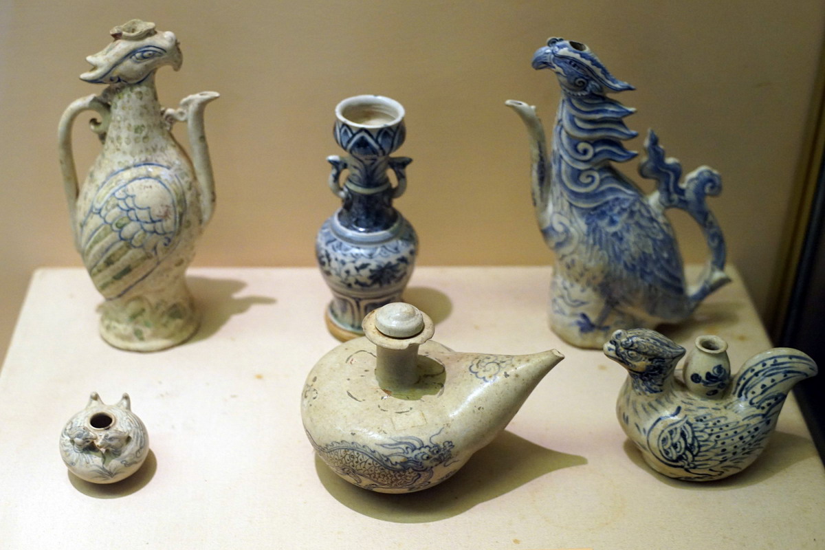 Chùm ảnh: Vẻ đẹp hoàn mỹ của đồ gốm thời Hậu Lê