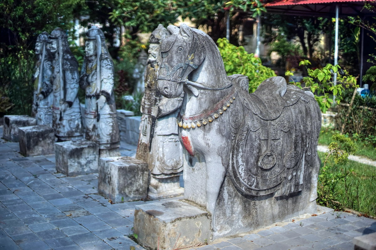 Chùm ảnh: Khu lăng mộ đá cổ hoành tráng giữa thành phố Thanh Hóa