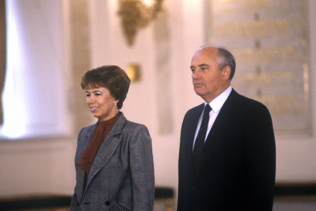 Chân dung người phụ nữ luôn đứng sau lưng Tổng thống Gorbachev