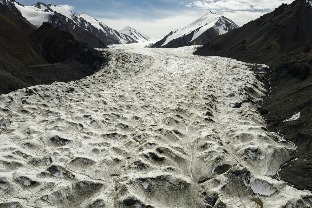 Chùm ảnh: Sông băng Trung Quốc đang tan nhanh ở mức báo động