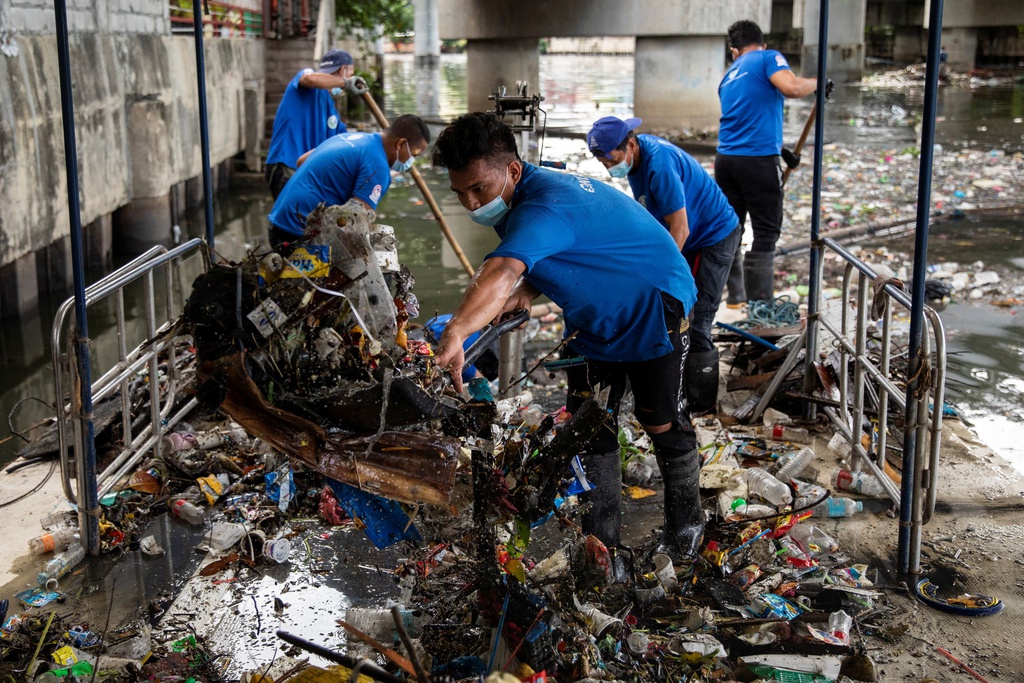 Chùm ảnh: Công việc đặc biệt trên dòng sông rác ở Manila