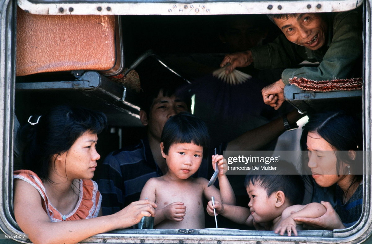 Chùm ảnh: Hoài niệm về đường sắt Việt Nam 3 thập kỷ trước