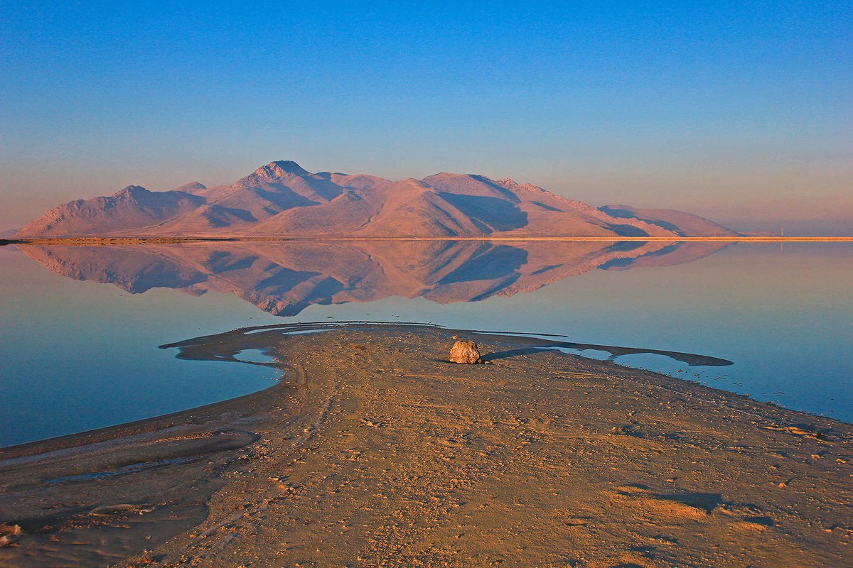 Chùm ảnh: Hồ nước mặn được mệnh danh ‘Biển Chết’ của nước Mỹ