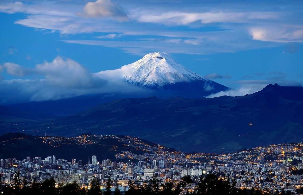 Chùm ảnh: Điểm danh những ngọn núi lửa nguy hiểm nhất thế giới