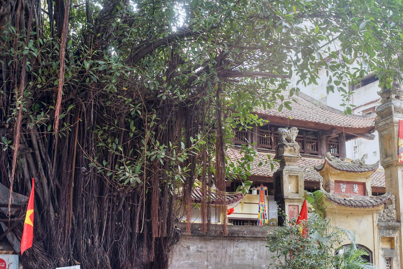 Chùm ảnh: Ghé thăm ngôi chùa cổ cạnh nhà thờ Lớn Hà Nội