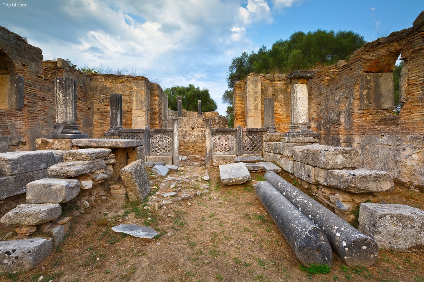 Pheidias và vương cung thánh đường Paleochristian ở địa điểm khảo cổ Olympia cổ đại