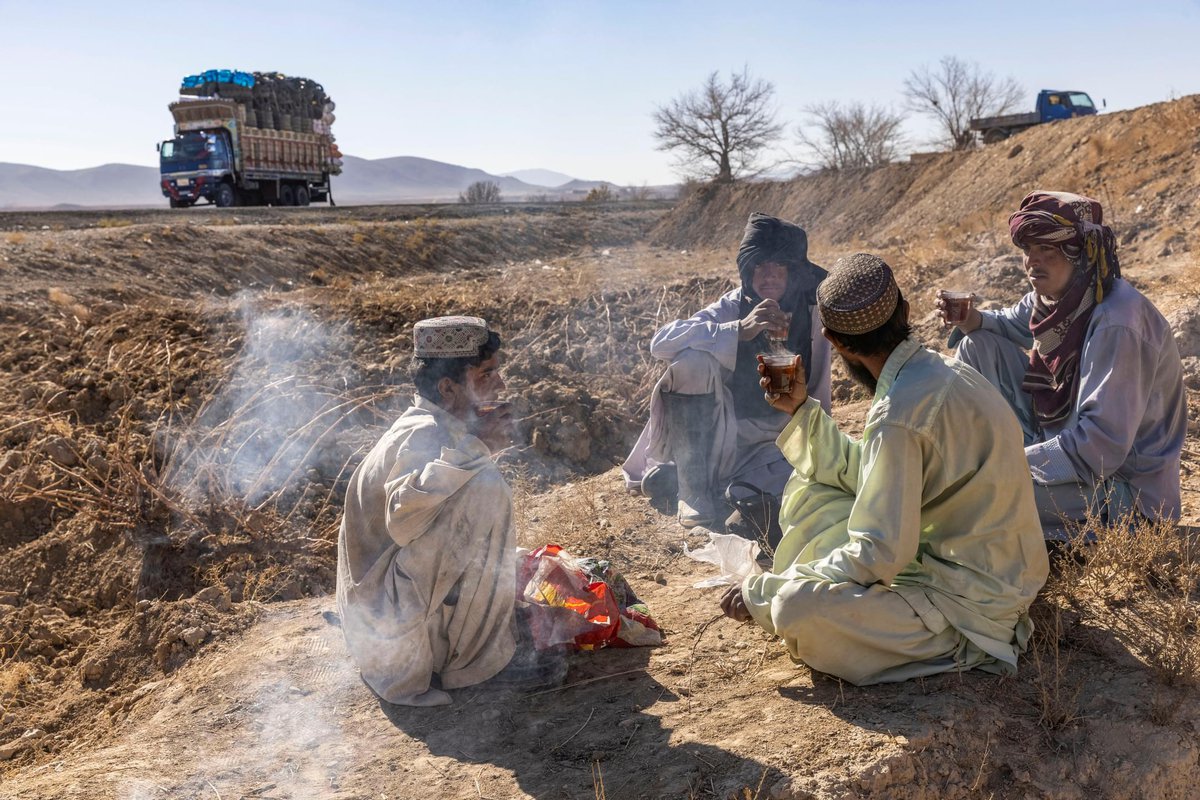 Chùm ảnh: Sự hồi sinh của cao tốc chết chóc nhất Afghanistan