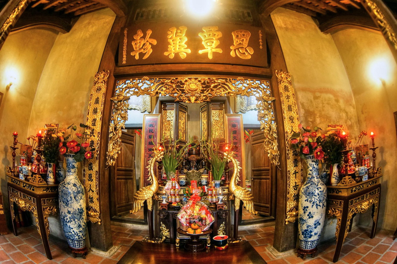 Chùm ảnh: Ghé thăm nơi thờ Tổ nghề thêu Việt Nam ở phố cổ Hà Nội