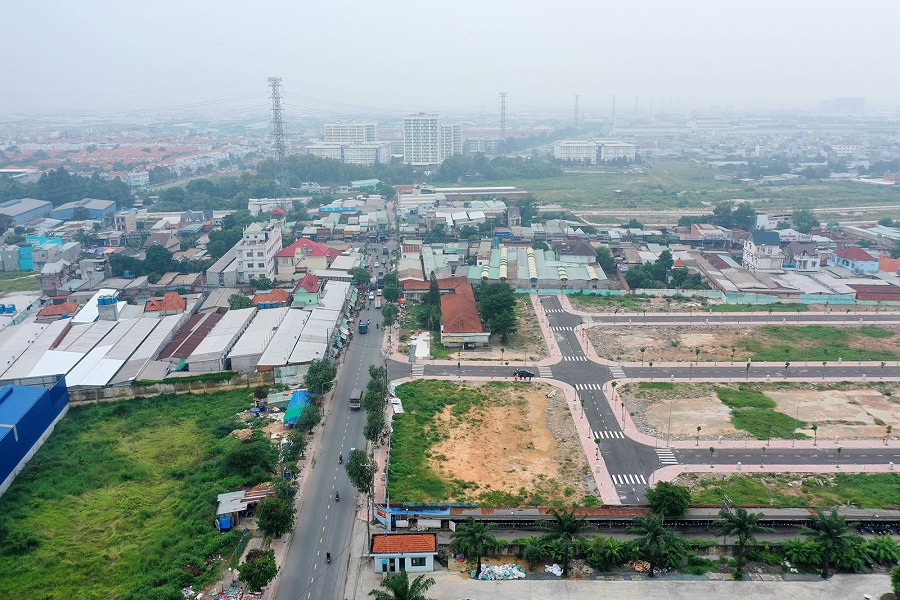 Bốn lần sốt giá bất động sản ở Việt Nam: Hệ lụy và giải pháp