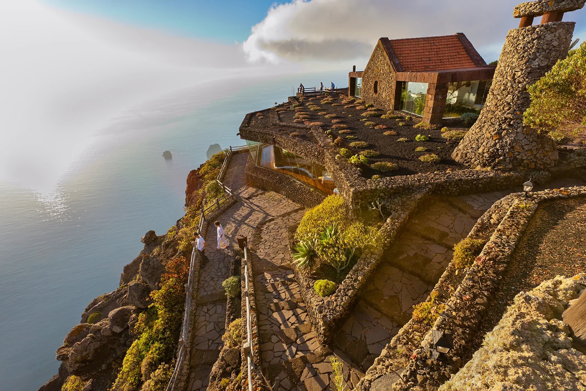 Chùm ảnh: El Hierro – hòn đảo từng được coi là nơi tận cùng thế giới