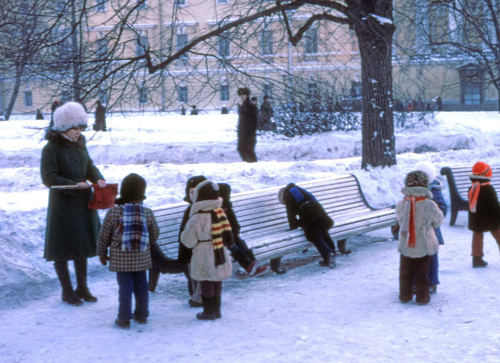 Chùm ảnh: Cuộc sống chìm trong tuyết trắng ở nước Nga mùa đông 1979