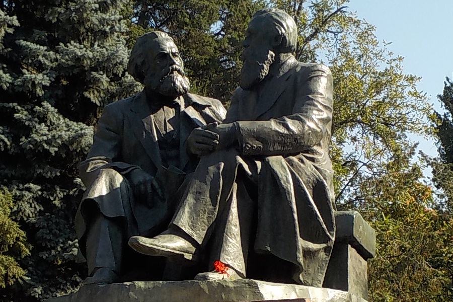 Tình bạn vĩ đại và cảm động giữa Engels và Marx