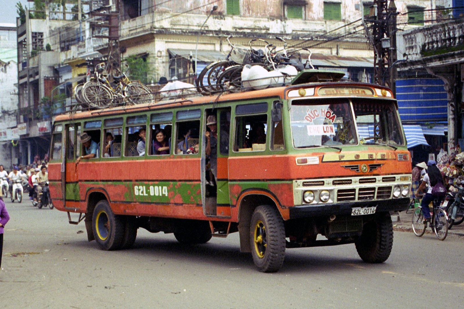 Chùm ảnh: Cận cảnh các loại xe buýt ở TP HCM thập niên 1990