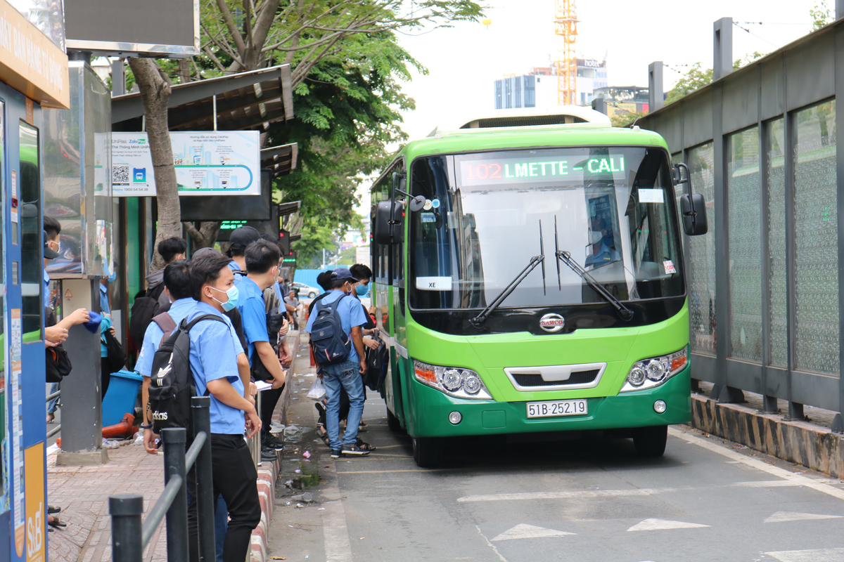 Sề sự ‘tiến hóa lùi’ của văn hóa nhường chỗ trên xe buýt ở Việt Nam