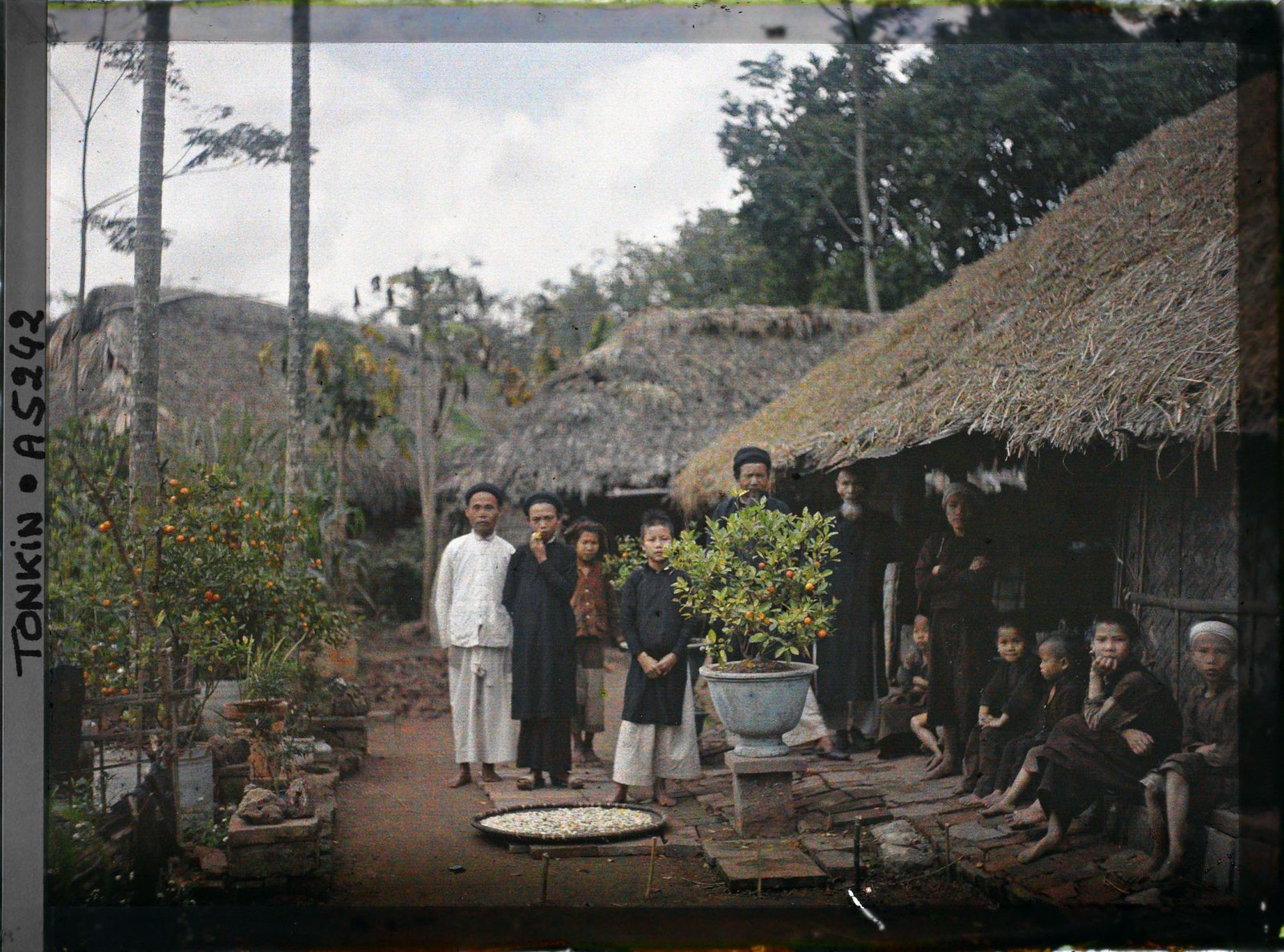 Ngoại thành Hà Nội đầu thế kỷ 20 qua loạt ảnh màu tuyệt đẹp