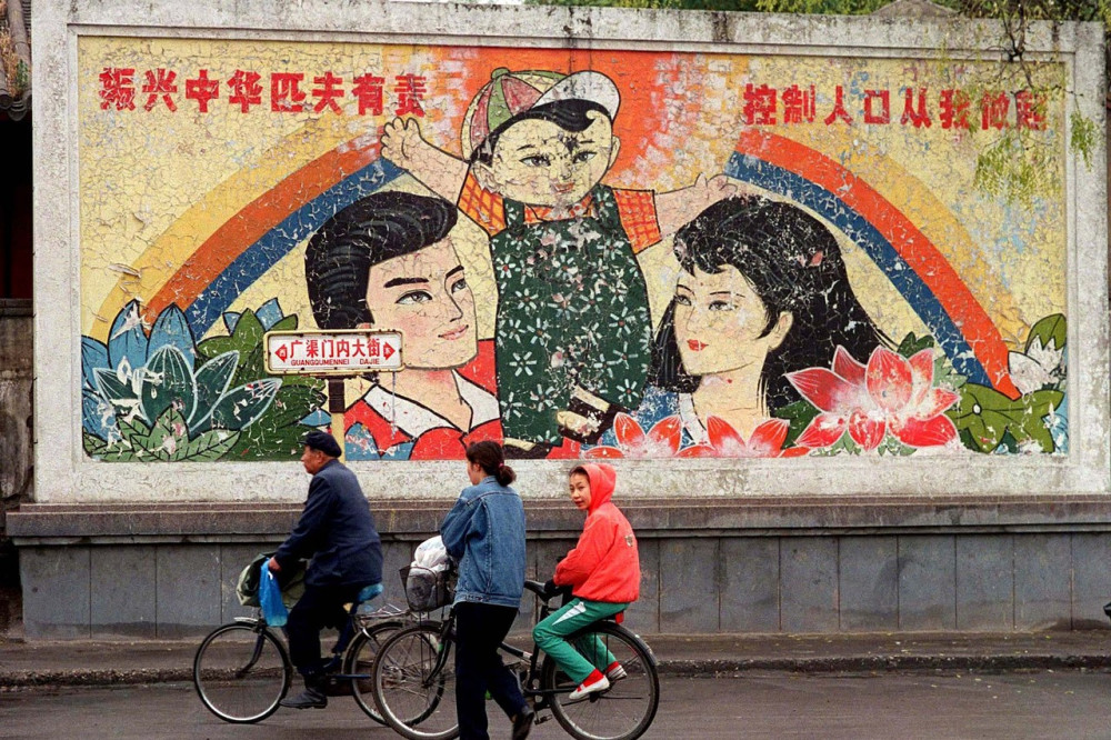 Áp lực đè nặng lên thế hệ ra đời từ chính sách một con ở Trung Quốc