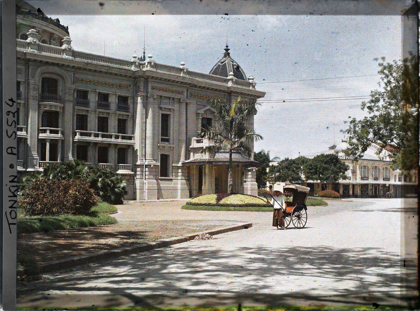 Đường phố Hà Nội hơn một thế kỷ trước qua ảnh màu của Léon Busy
