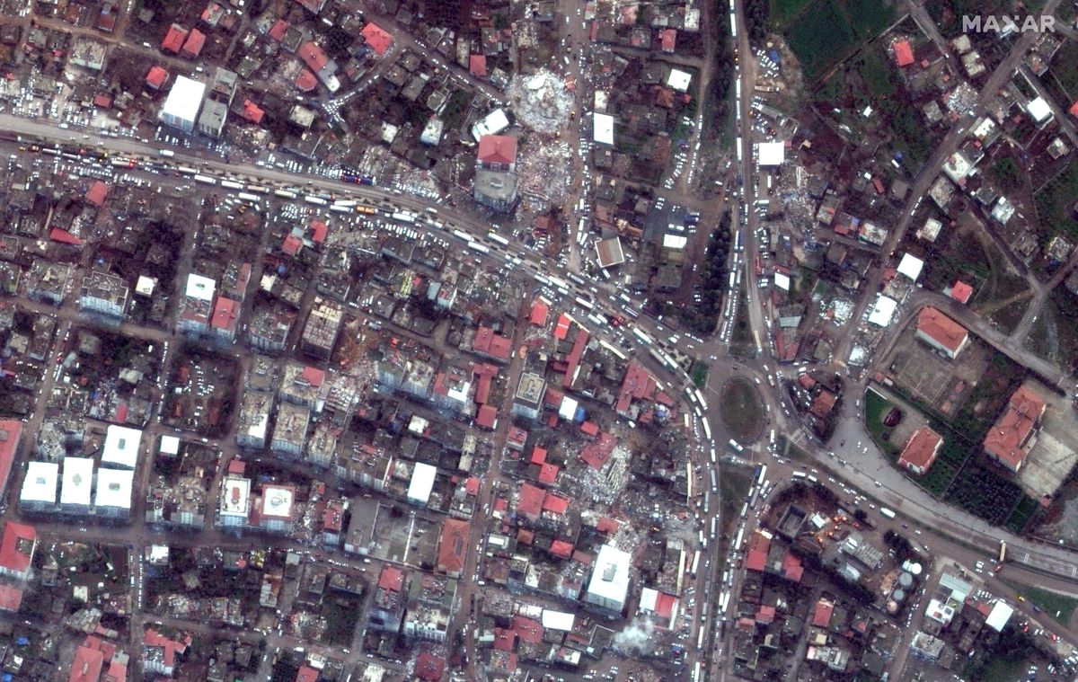 Hình ảnh do Maxar Technologies chụp lại và công bố hôm 7/2 cho thấy các thị trấn Islahiye và Nurdagi của Thổ Nhĩ Kỳ bị tàn phá nghiêm trọng sau trận động đất mạnh 7,8 độ, CNN đưa tin.