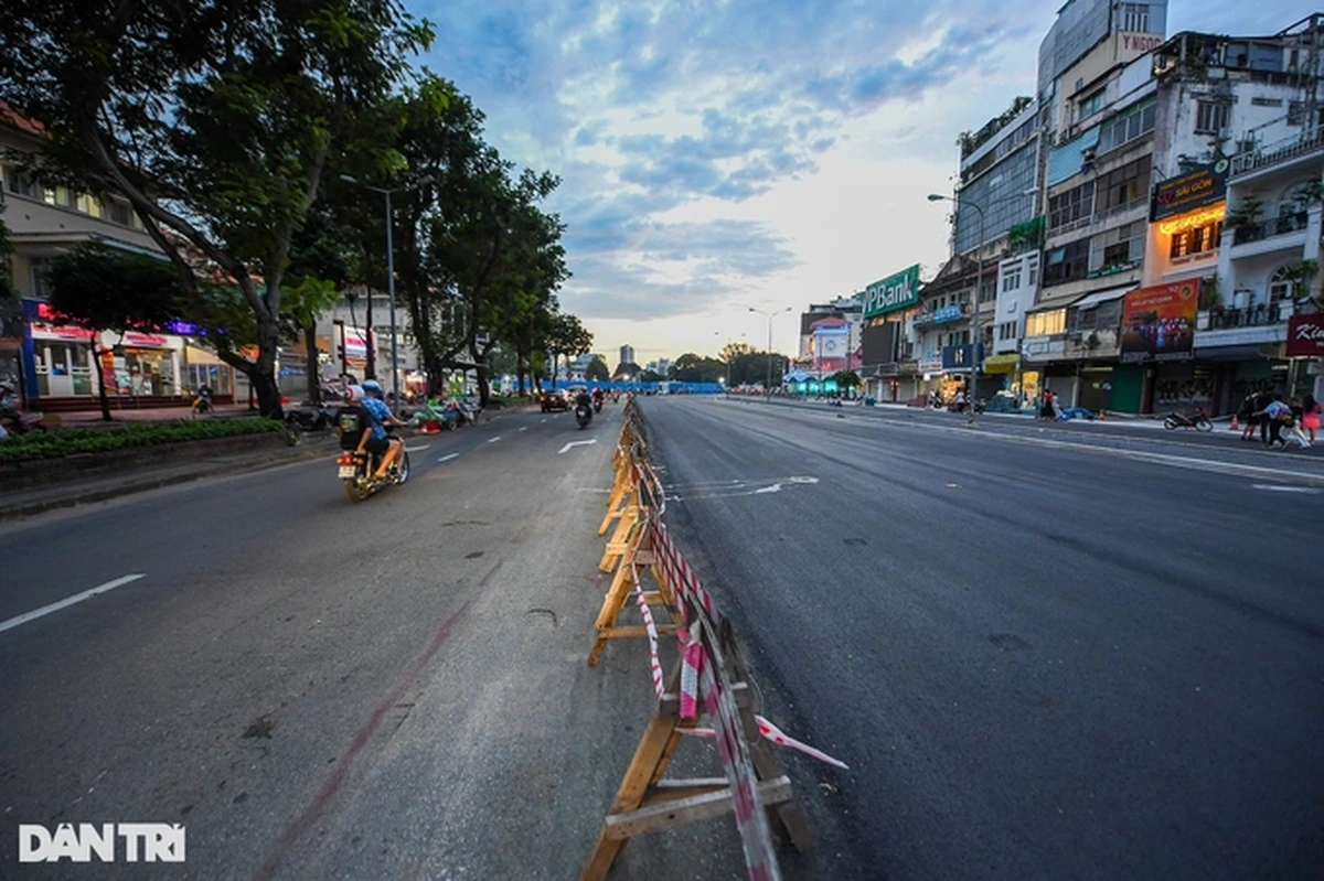 Đường có mái che vỉa hè ở các đô thị Việt Nam: Nên hay không?