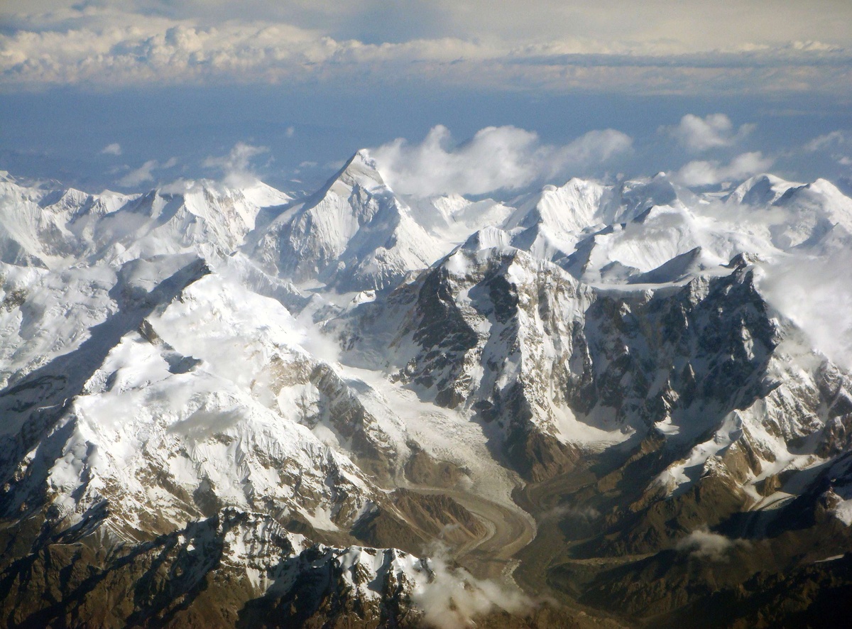 Chùm ảnh: 10 ngọn núi nổi tiếng có đường chân trời huyền ảo