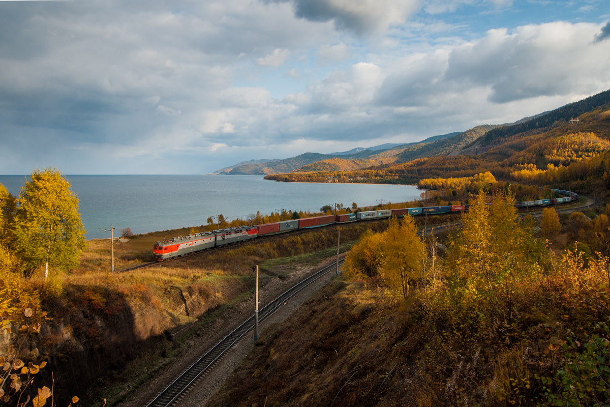 Chùm ảnh: Tuyến đường sắt trăm tuổi, dài 1/4 vòng trái đất của Nga