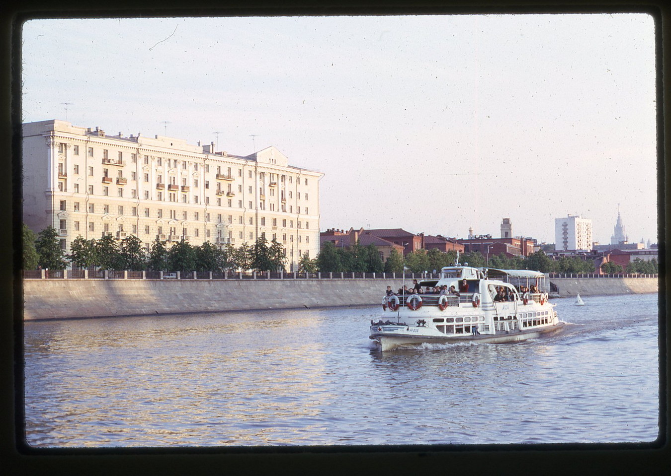 Chùm ảnh: Đã đời với chuyến du ngoạn trên sông Moskva năm 1969