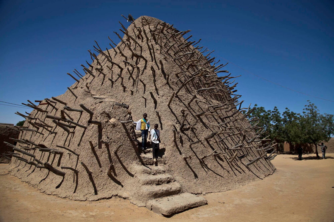 Chùm ảnh: Khu lăng mộ của đế chế Songhai lừng lẫy châu Phi một thời