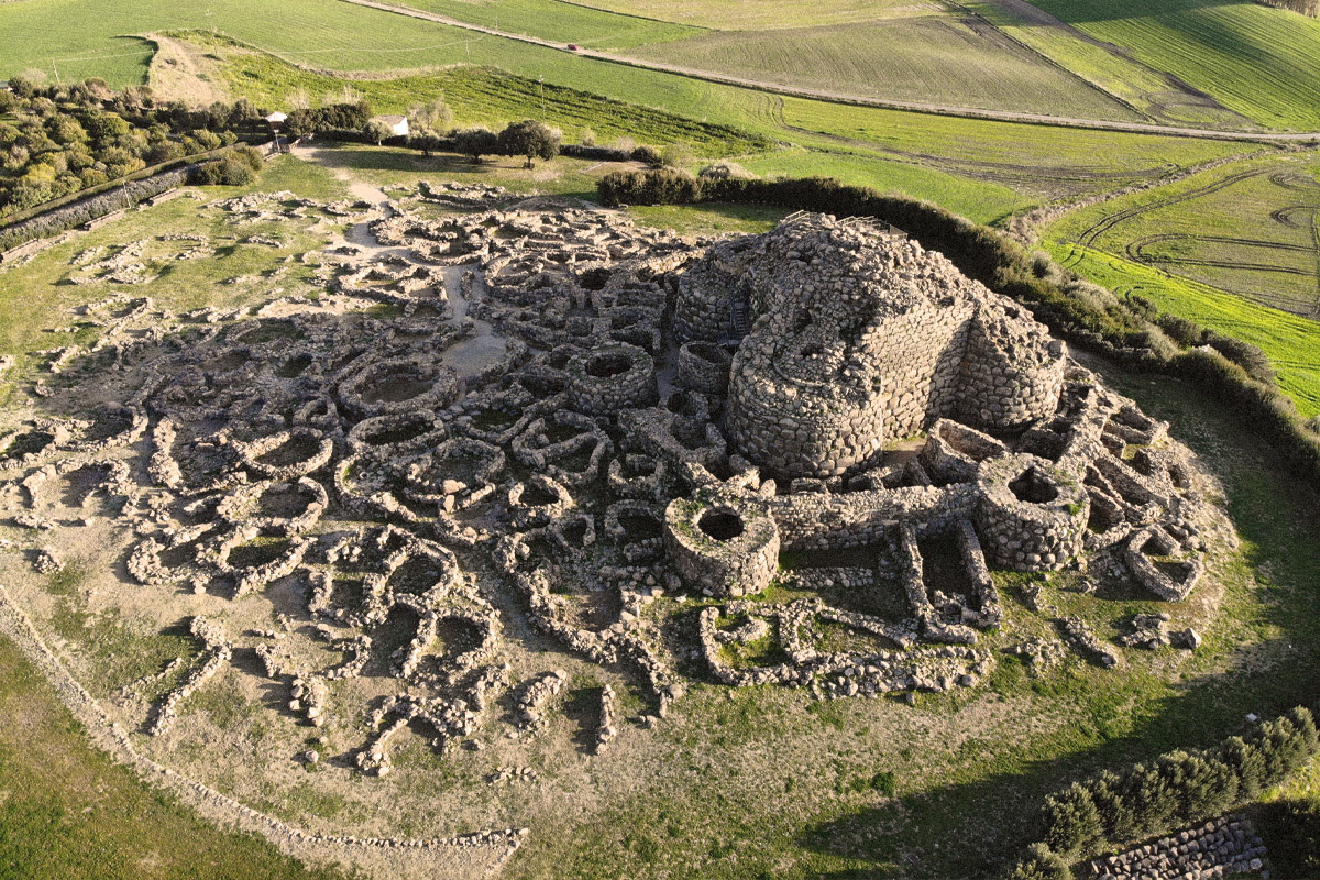 Chùm ảnh: Những cấu trúc 3.500 tuổi cực kỳ bí ẩn ở Italia