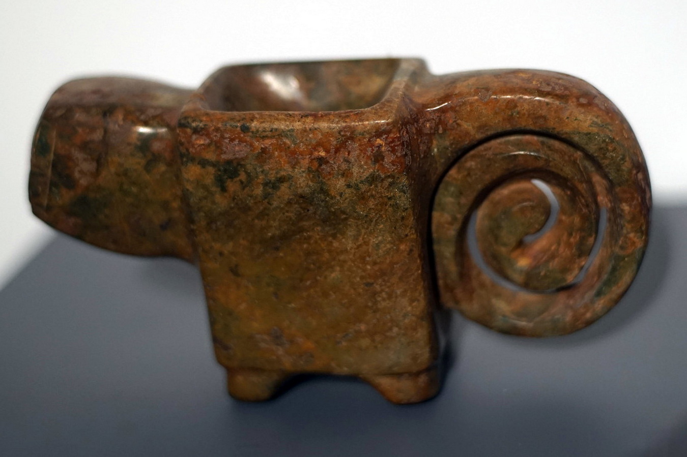 Chùm ảnh: Những hiện vật quý của văn minh cổ châu Mỹ ở Hà Nội