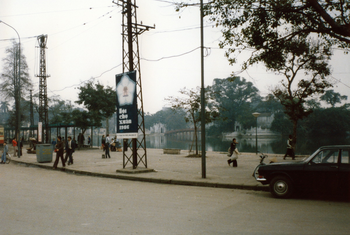 Loạt ảnh đặc biệt quý về cuộc sống ở Hà Nội năm 1986