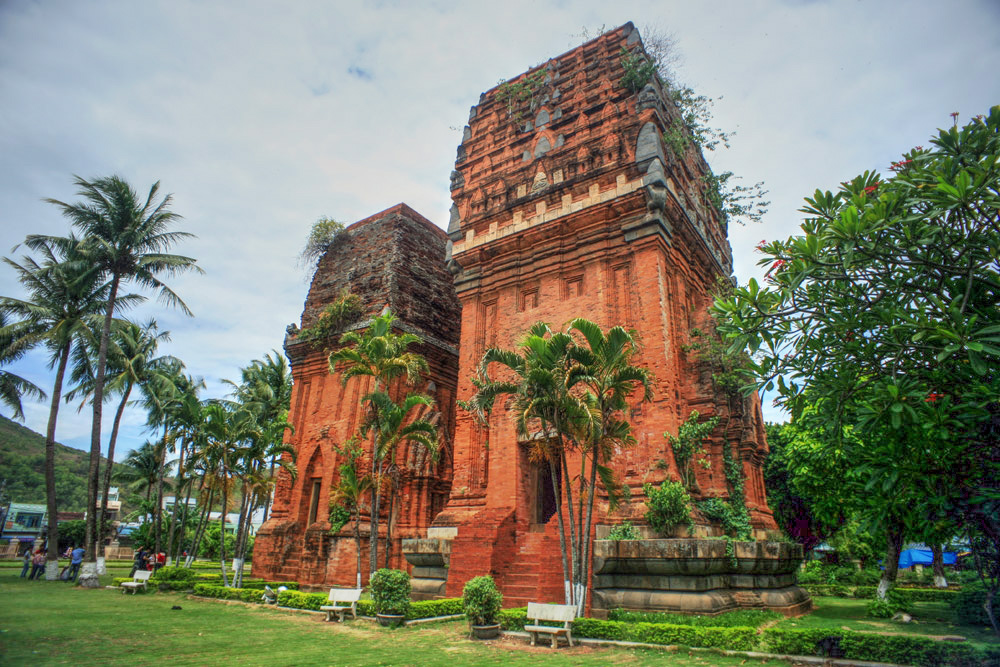 Chùm ảnh: Tháp Đôi Quy Nhơn - tòa tháp Chăm mang dấu ấn Angkor - Redsvn.net